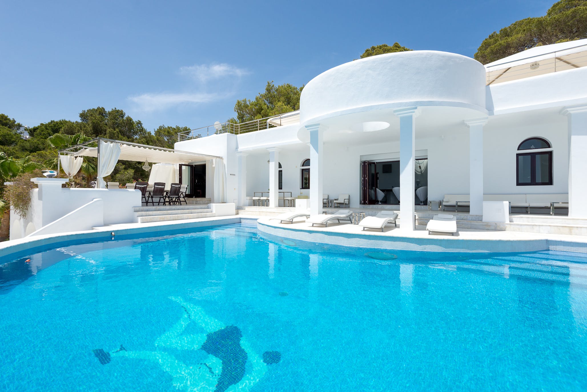 You are currently viewing Cala Jondal Exclusive – ‘Iconic Ibiza property with views of Blue Marlin and the crystal clear waters of the Mediterranean sea.’
