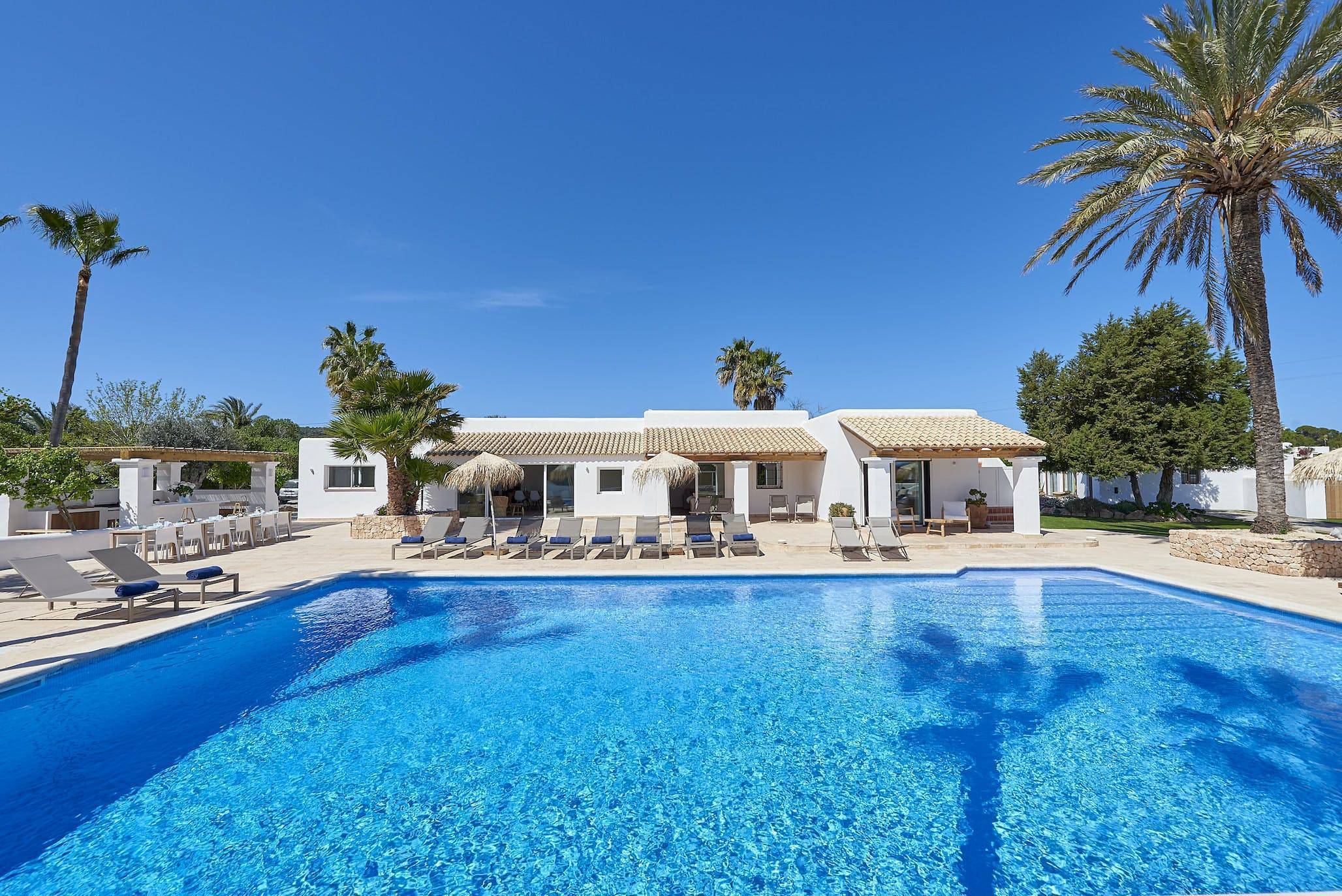 You are currently viewing Casa Rocco – ‘Impressive villa situated in a quiet, rural location in San Jose close to Cala Bassa and Port D’Es Torrent, surrounded by rustic countryside and sweeping vistas.’