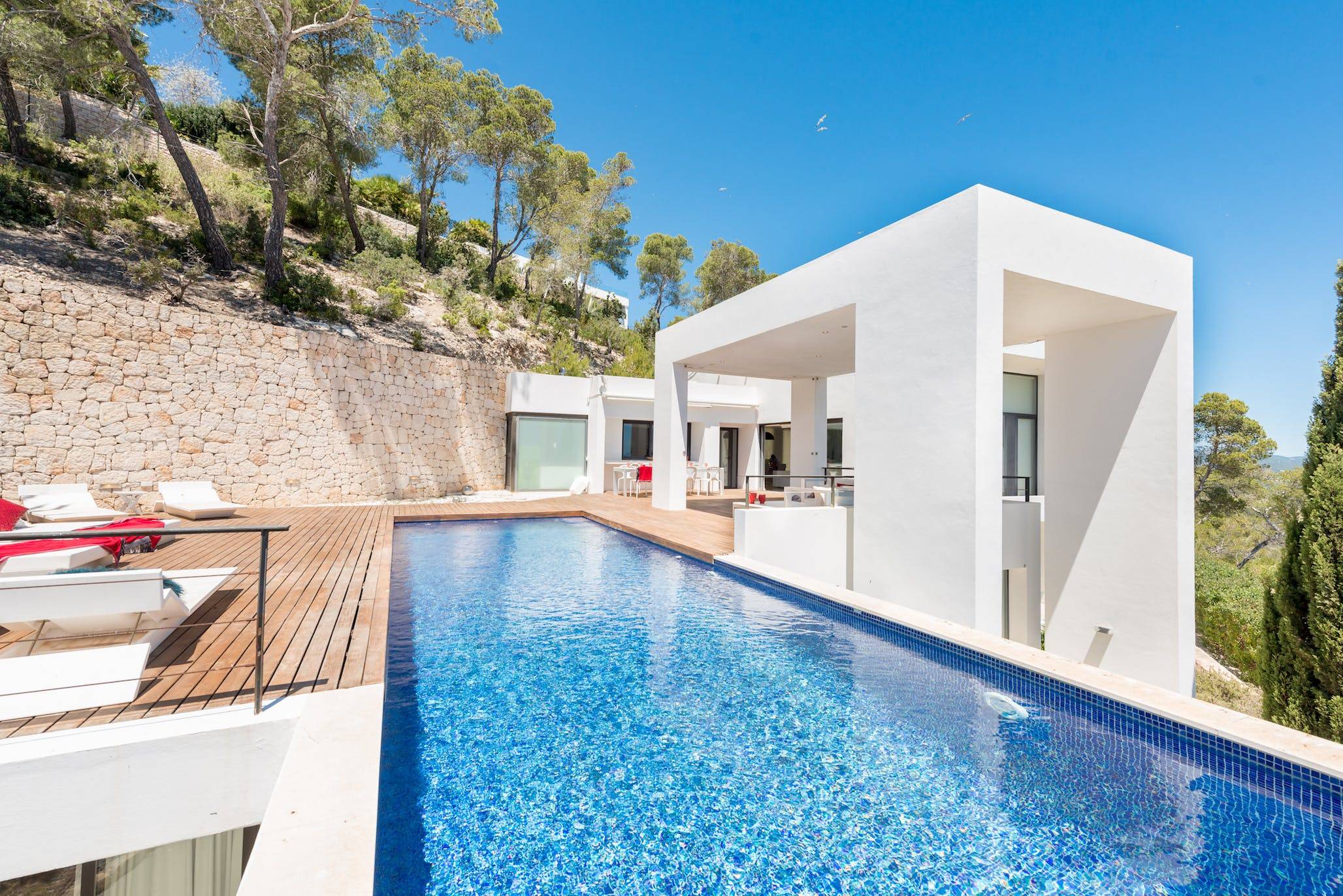You are currently viewing Vista Infinita “Impeccable modern property on the gated Roca Llisa community on Ibiza’s east coast.”