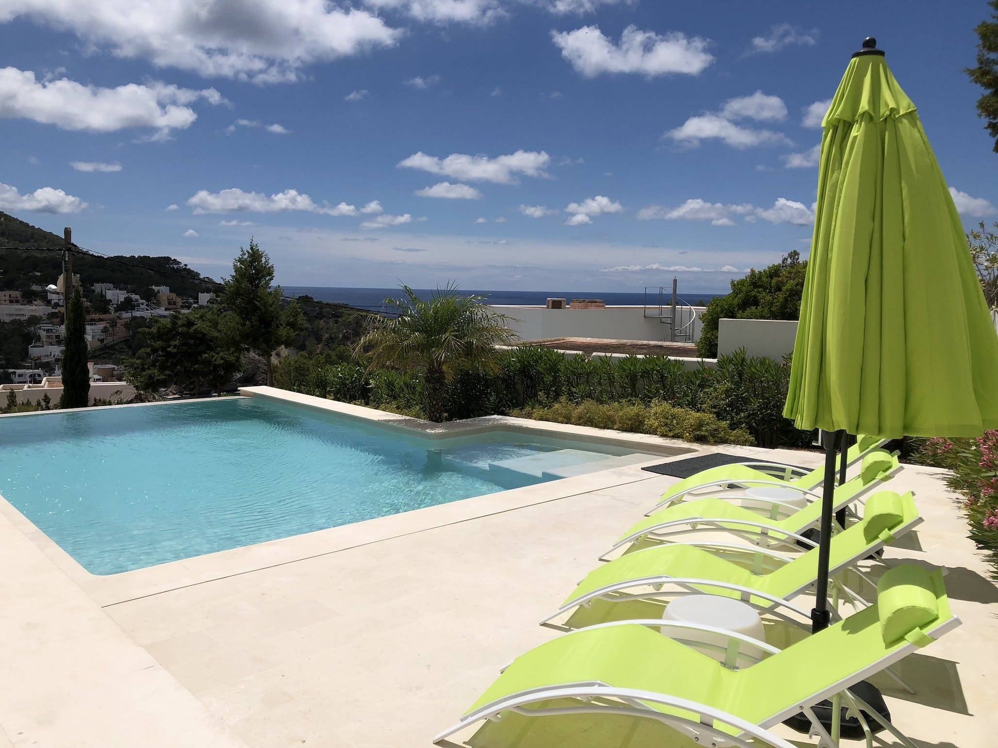 Read more about the article Vista Cala Vadella “A bright family-friendly property perched on the hillside above Cala Vadella”